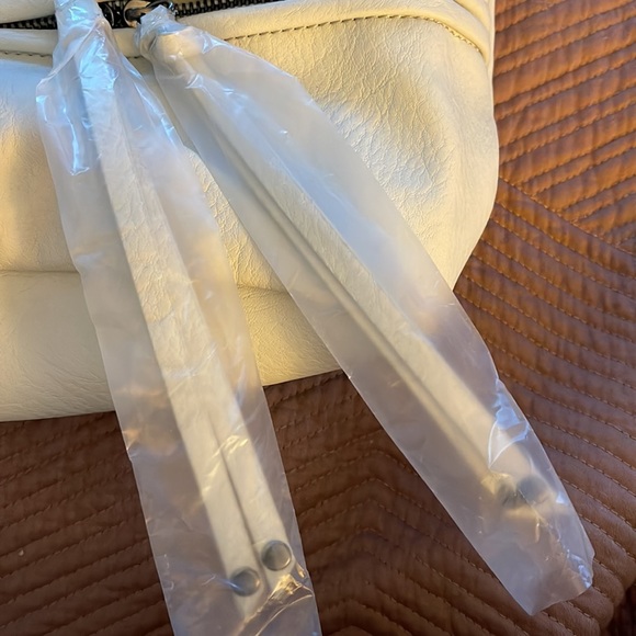 Backpack - Picture 2 of 9